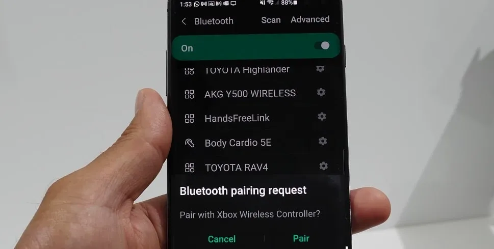 connecting xbox one controller to phone using bluetooth