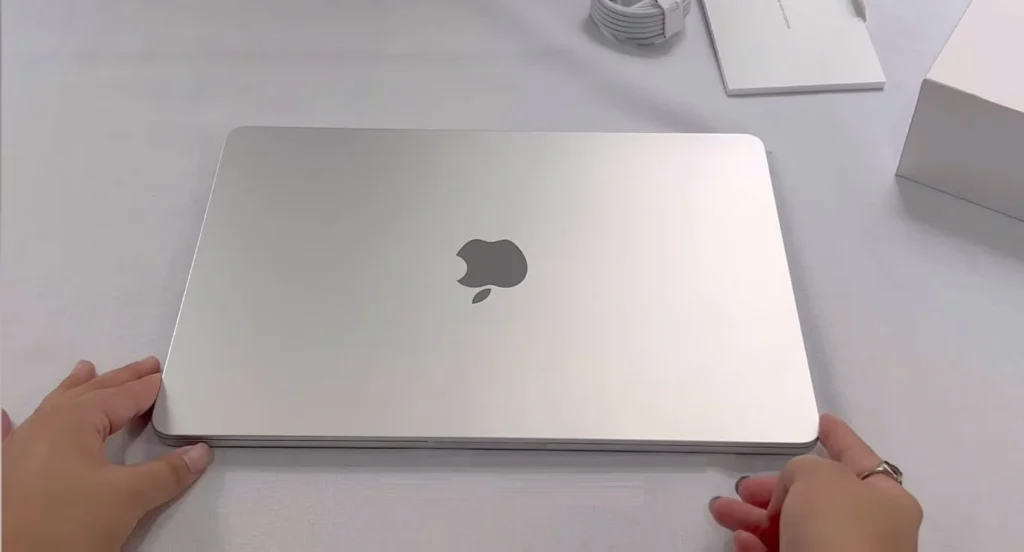 macbook air M2 silver Color