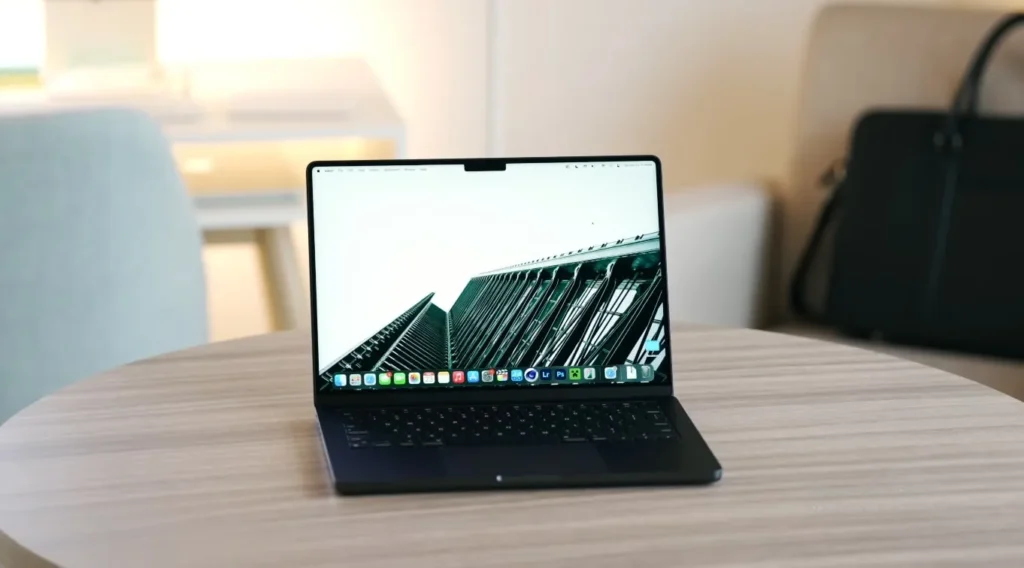 Space Black MacBook Pro M4